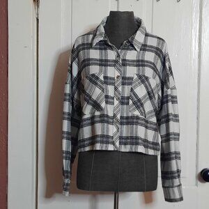 Ci Sono Super Soft Plaid Boxy Crop Flannel Button Down Shirt Black Gray White, M